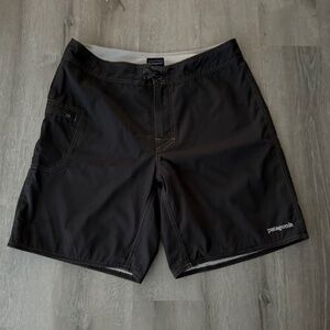 Patagonia Men’s Wavefarer Dark Gray Boardshorts Size 34 Swim Vacation